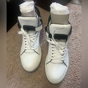 Buscemi shoe slightly worn great condition